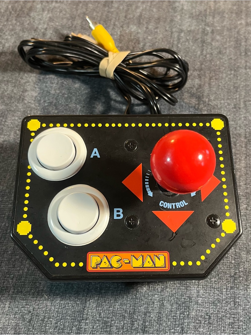 Jakks Pacific 2009 Pac-Man Arcade Controller Plug-n-Play Video Game TV